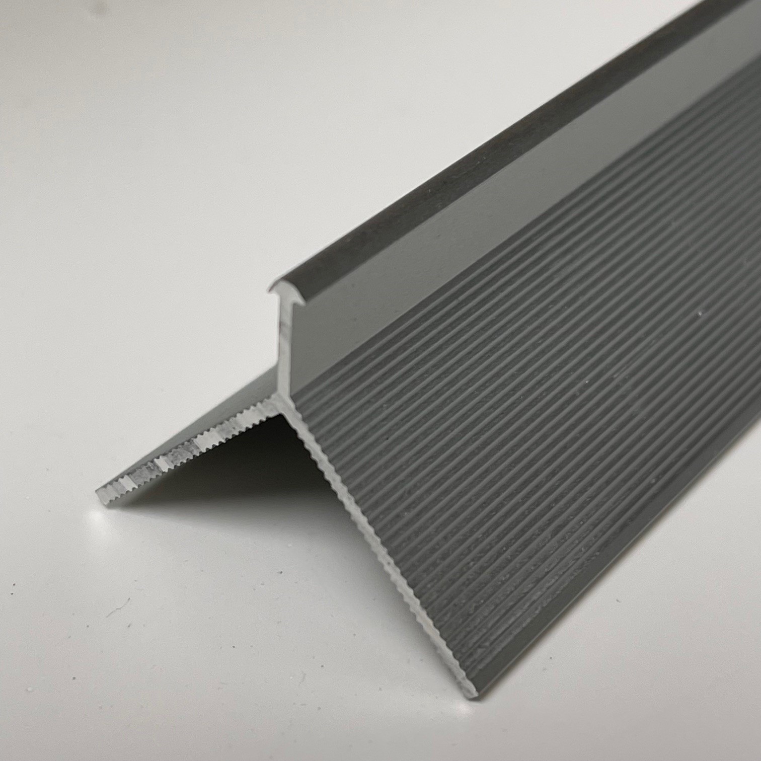 Kaindl-Rocko-Aussenecke-45-Grad-silber_824348